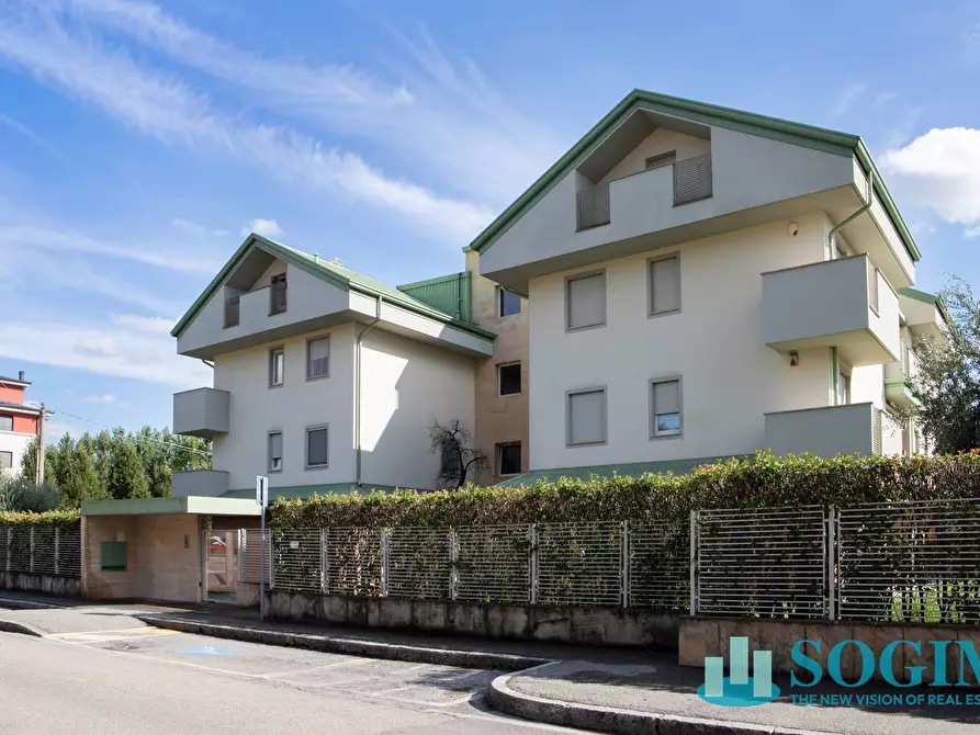 Immagine 62 di Attico in vendita  in Via Maggiolini 10 a Monza