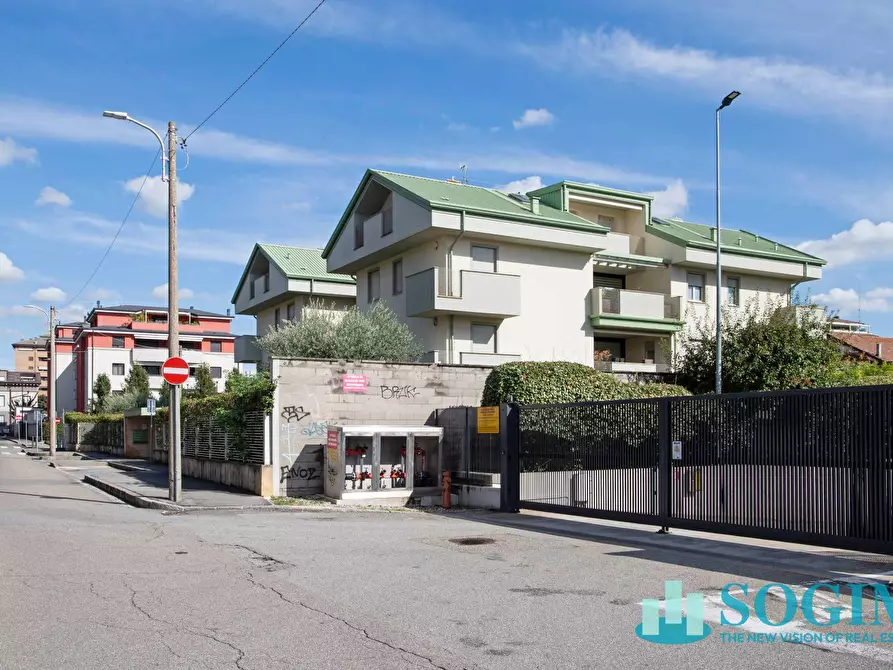 Immagine 63 di Attico in vendita  in Via Maggiolini 10 a Monza