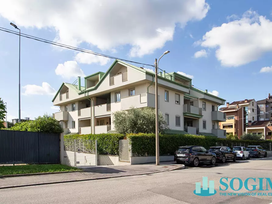 Immagine 64 di Attico in vendita  in Via Maggiolini 10 a Monza