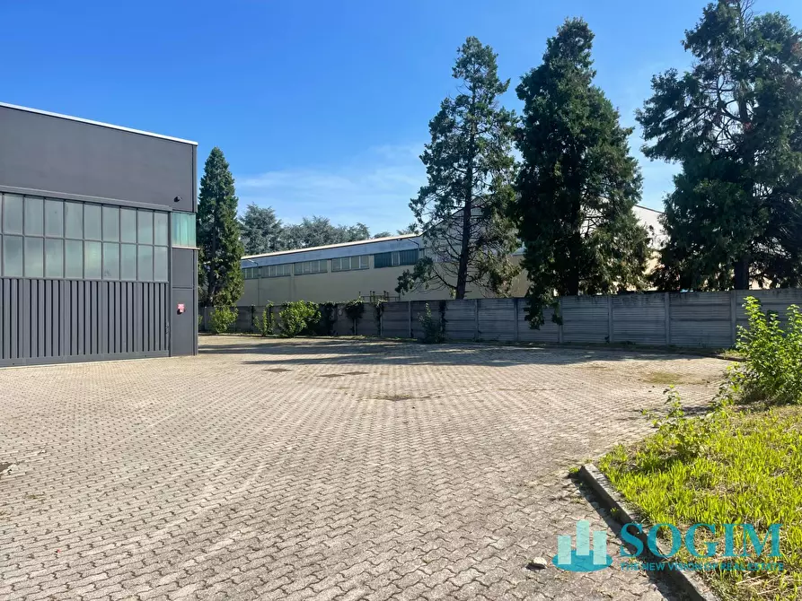Immagine 7 di Capannone industriale in affitto  in via enrico fermi 7 a Burago Di Molgora