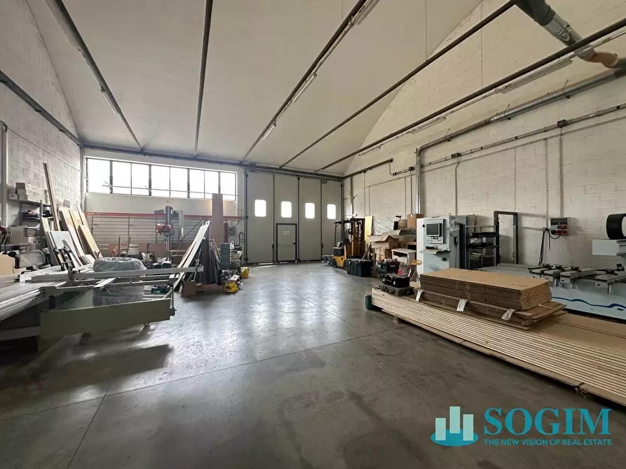 Immagine 3 di Capannone industriale in affitto  in Via dell'artgianato a Muggiò