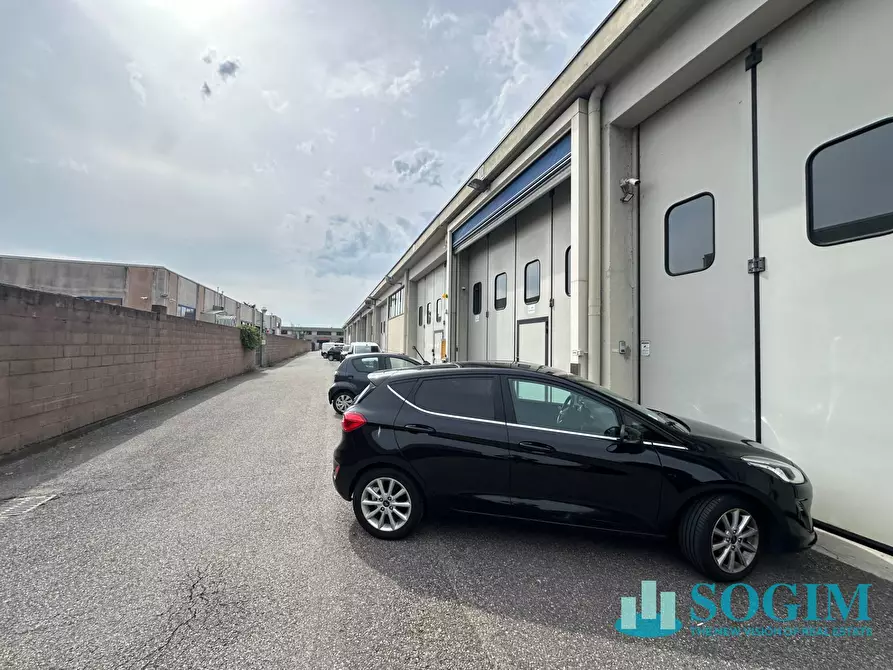 Immagine 6 di Capannone industriale in affitto  in Via dell'artgianato a Muggiò