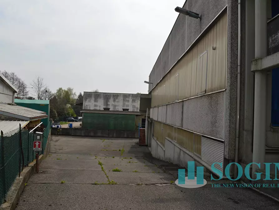 Immagine 12 di Capannone industriale in vendita  in Via Torino 1/3 a Olgiate Comasco