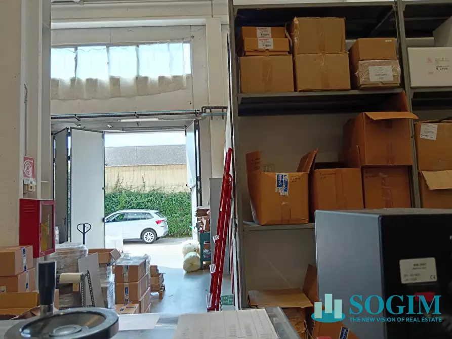 Immagine 12 di Capannone industriale in vendita  in via Caravaggio 28 a Desio