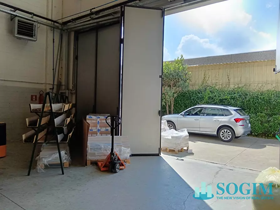 Immagine 4 di Capannone industriale in vendita  in via Caravaggio 28 a Desio