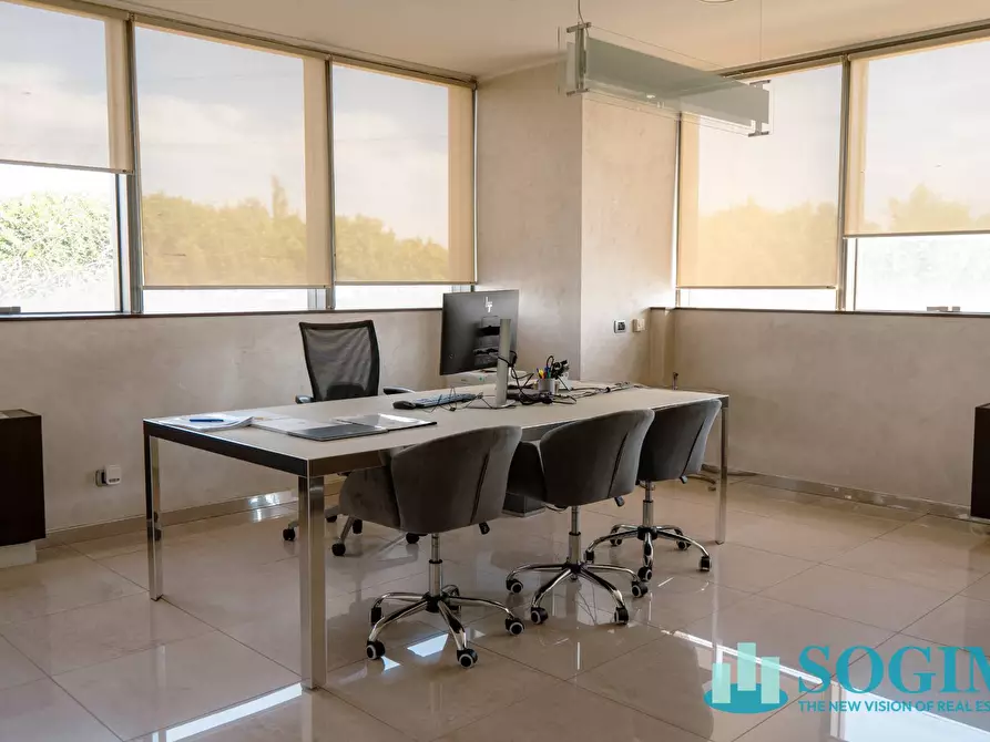 Immagine 29 di Ufficio in vendita  in Via Margherita Viganò De Vizzi 93/95 a Cinisello Balsamo