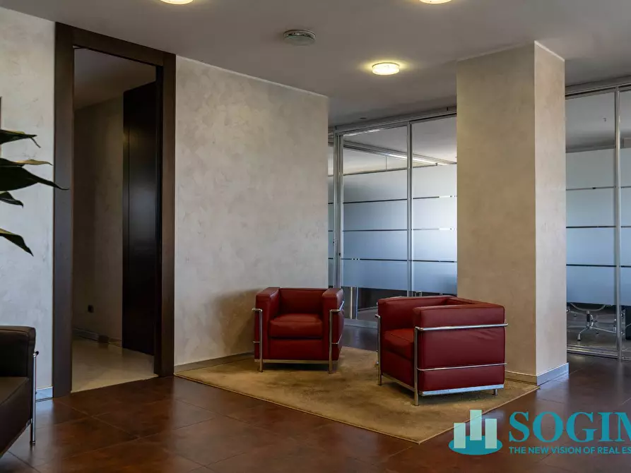 Immagine 24 di Ufficio in vendita  in Via Margherita Viganò De Vizzi 93/95 a Cinisello Balsamo