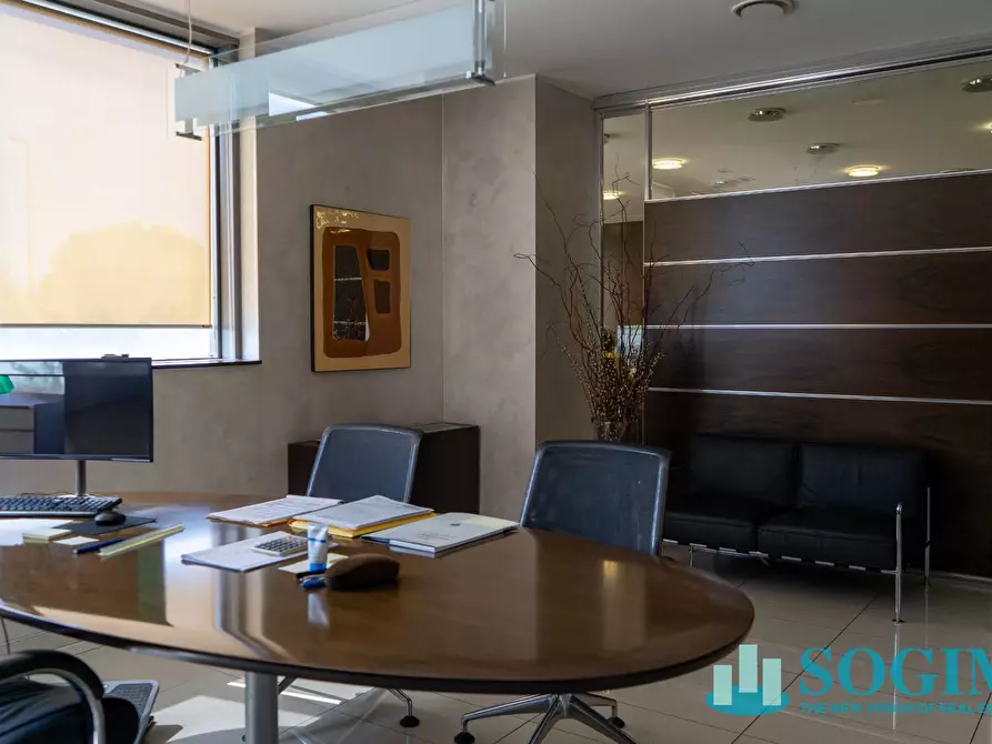 Immagine 30 di Ufficio in vendita  in Via Margherita Viganò De Vizzi 93/95 a Cinisello Balsamo