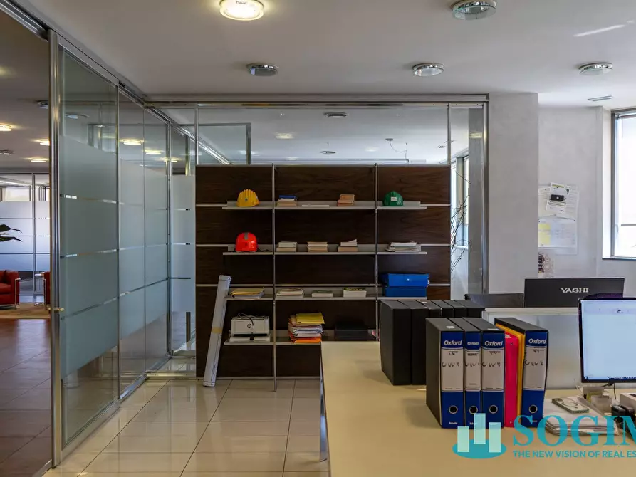 Immagine 35 di Ufficio in vendita  in Via Margherita Viganò De Vizzi 93/95 a Cinisello Balsamo