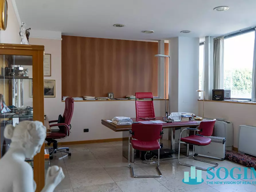 Immagine 44 di Ufficio in vendita  in Via Margherita Viganò De Vizzi 93/95 a Cinisello Balsamo