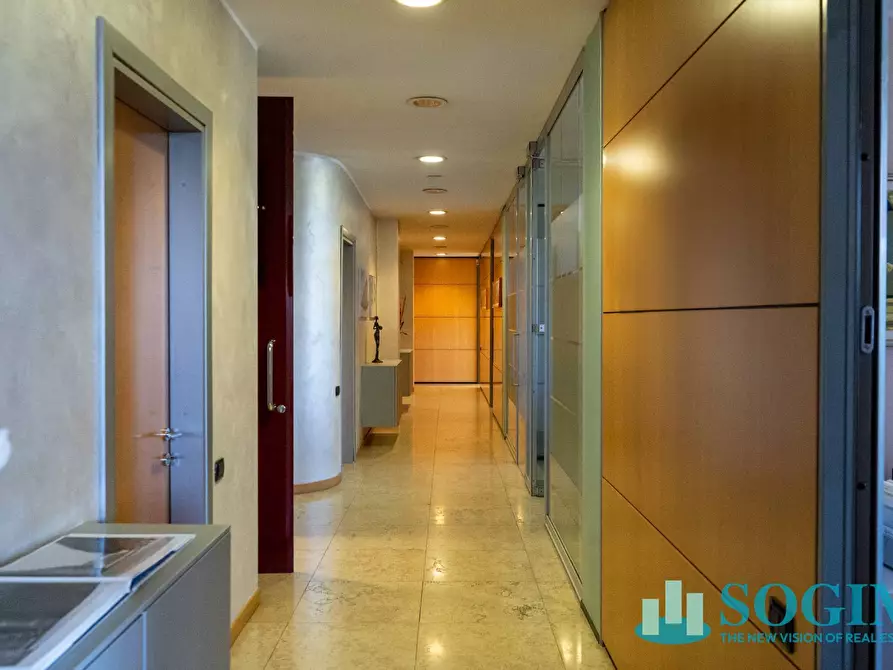 Immagine 26 di Ufficio in vendita  in Via Margherita Viganò De Vizzi 93/95 a Cinisello Balsamo