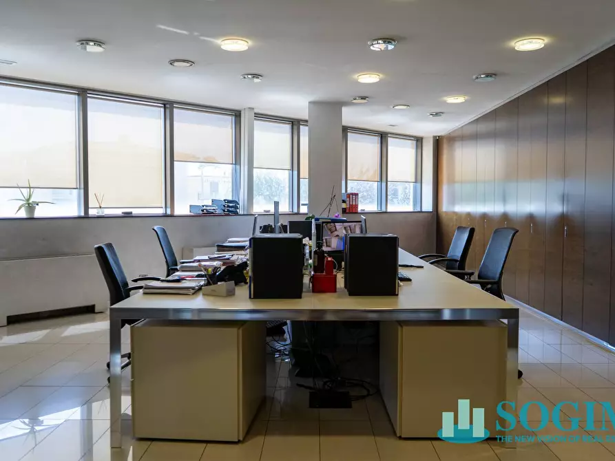 Immagine 14 di Ufficio in affitto  in Via Margherita Viganò De Vizzi 93/95 a Cinisello Balsamo