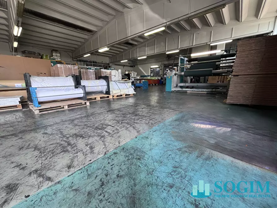 Immagine 2 di Capannone industriale in vendita  a Settimo Milanese