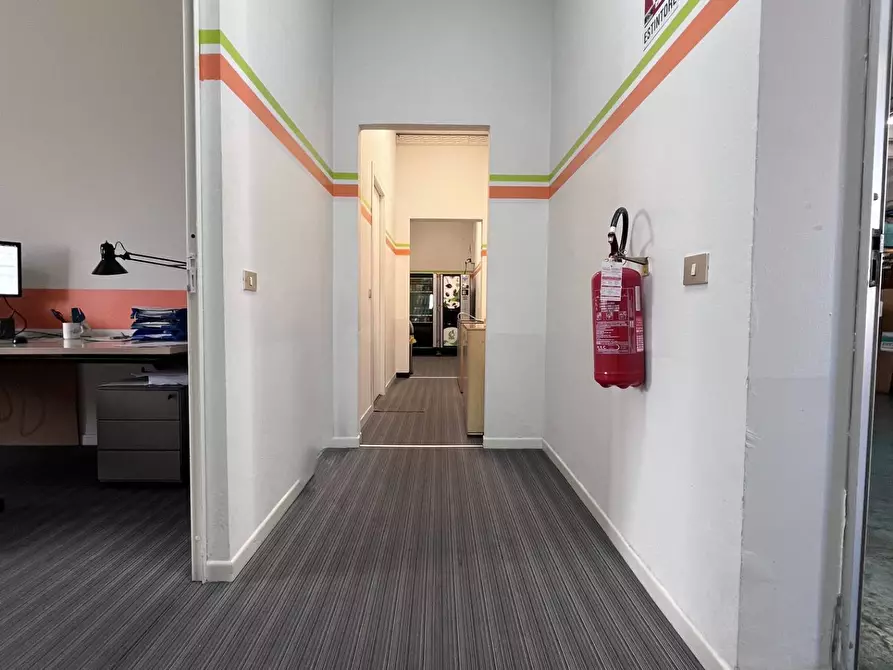 Immagine 3 di Capannone industriale in vendita  a Settimo Milanese