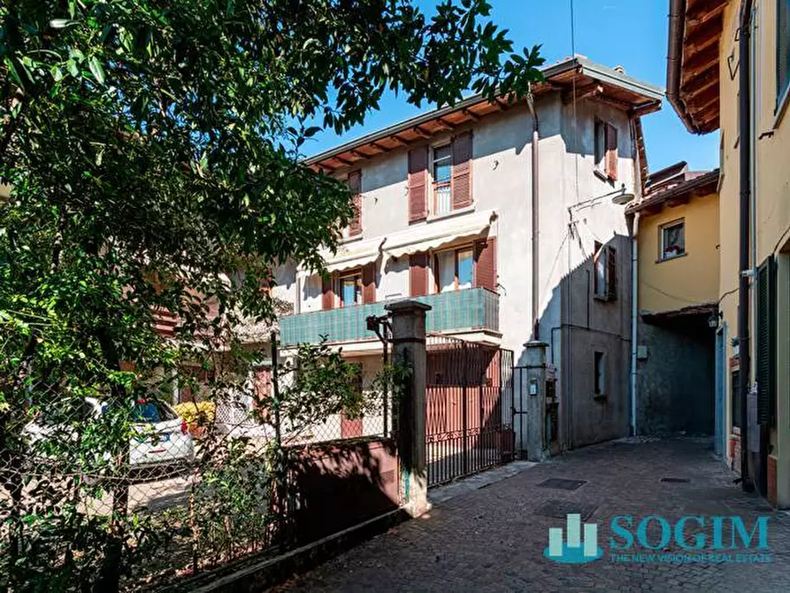 Immagine 23 di Casa semindipendente in vendita  in via Bottego 2 a Merone