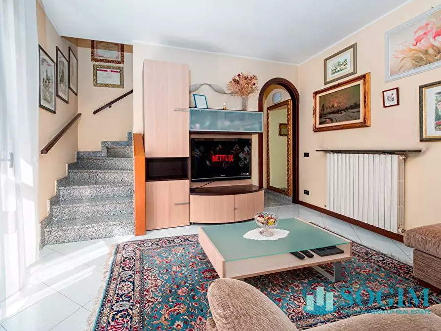 Immagine 2 di Casa semindipendente in vendita  in via Bottego 2 a Merone