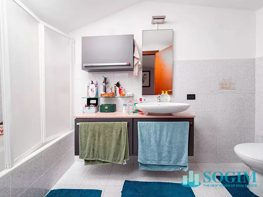 Immagine 18 di Casa semindipendente in vendita  in via Bottego 2 a Merone