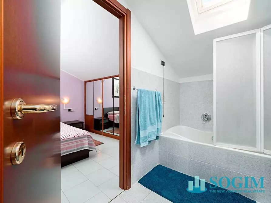 Immagine 19 di Casa semindipendente in vendita  in via Bottego 2 a Merone