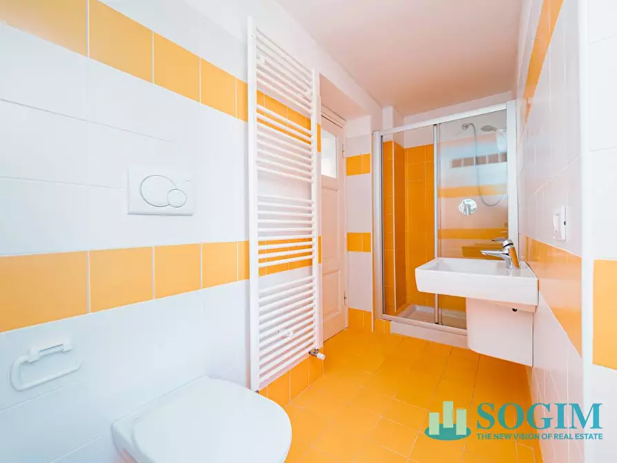 Immagine 6 di Appartamento in vendita  in Via Pacinotti 3 a Como