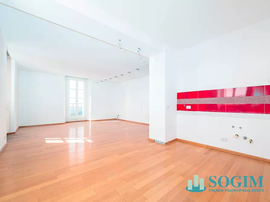 Immagine 17 di Appartamento in vendita  in Via Pacinotti 3 a Como