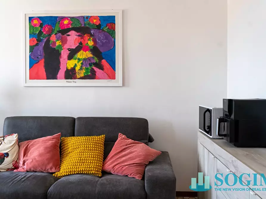 Immagine 1 di Appartamento in vendita  in piazza roma a Mariano Comense