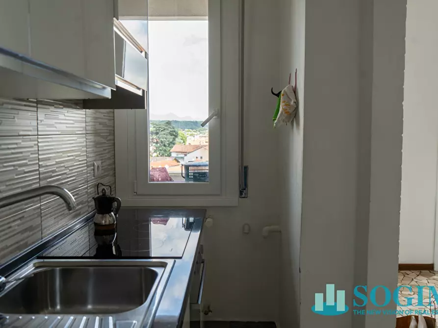 Immagine 8 di Appartamento in vendita  in piazza roma a Mariano Comense