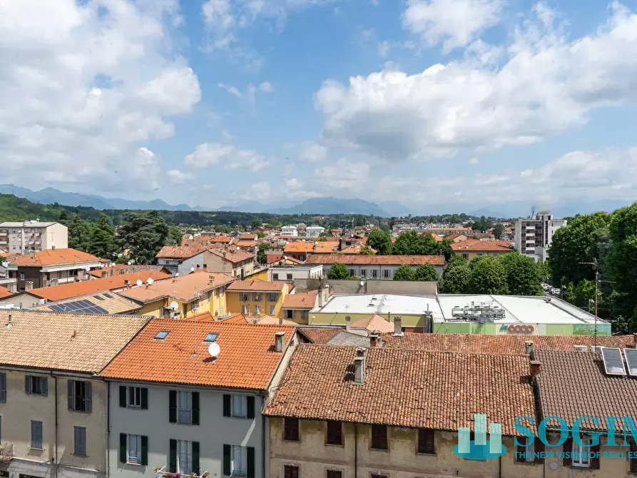 Immagine 14 di Appartamento in vendita  in piazza roma a Mariano Comense