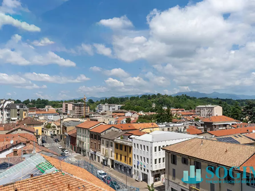 Immagine 15 di Appartamento in vendita  in piazza roma a Mariano Comense