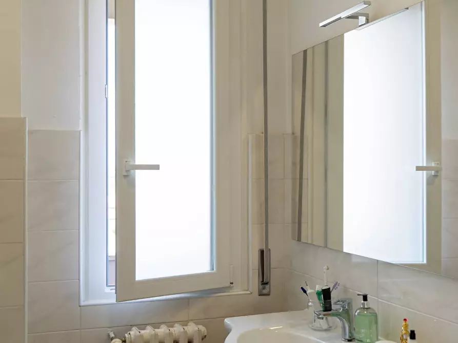 Immagine 20 di Appartamento in vendita  in piazza roma a Mariano Comense