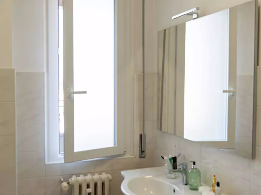 Immagine 21 di Appartamento in vendita  in piazza roma a Mariano Comense