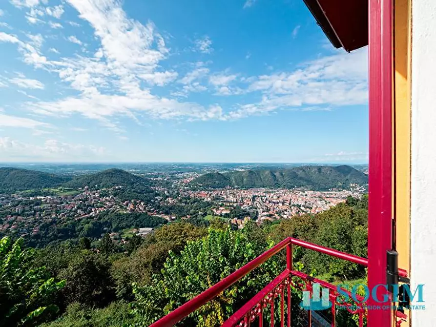 Immagine 7 di Appartamento in vendita  in Via Pacinotti 3 a Como