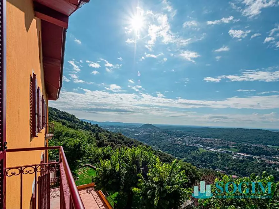 Immagine 8 di Appartamento in vendita  in Via Pacinotti 3 a Como