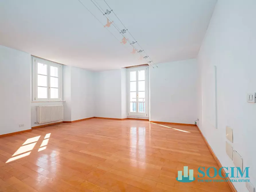 Immagine 11 di Appartamento in vendita  in Via Pacinotti 3 a Como