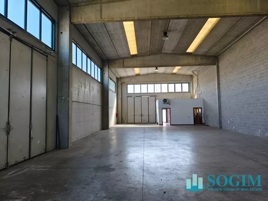 Immagine 7 di Capannone industriale in affitto  a Sordio