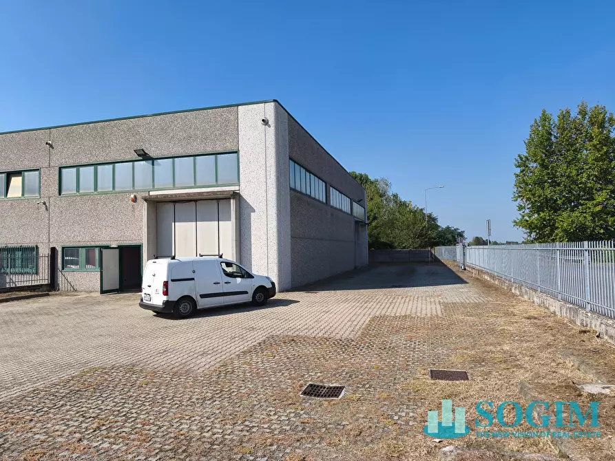 Immagine 9 di Capannone industriale in affitto  a Sordio