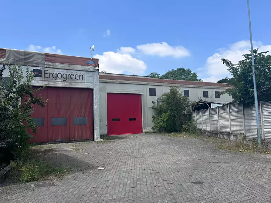 Immagine 1 di Capannone industriale in vendita  a Seveso