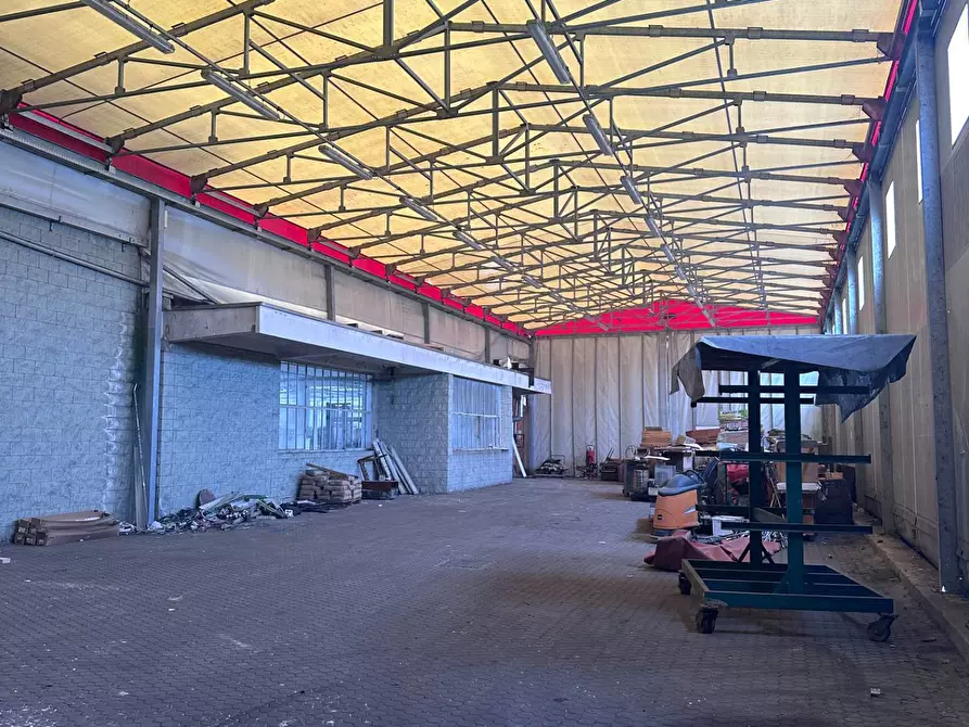 Immagine 3 di Capannone industriale in affitto  a Seveso