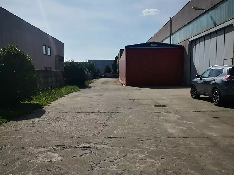 Immagine 2 di Capannone industriale in affitto  in Venegoni 22/A a Bareggio