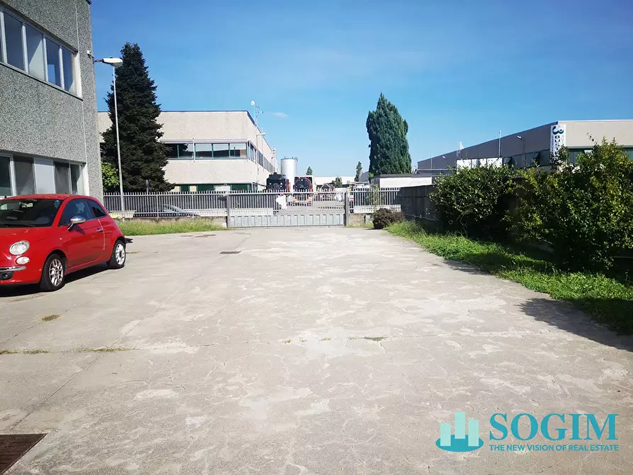 Immagine 3 di Capannone industriale in affitto  in Venegoni 22/A a Bareggio