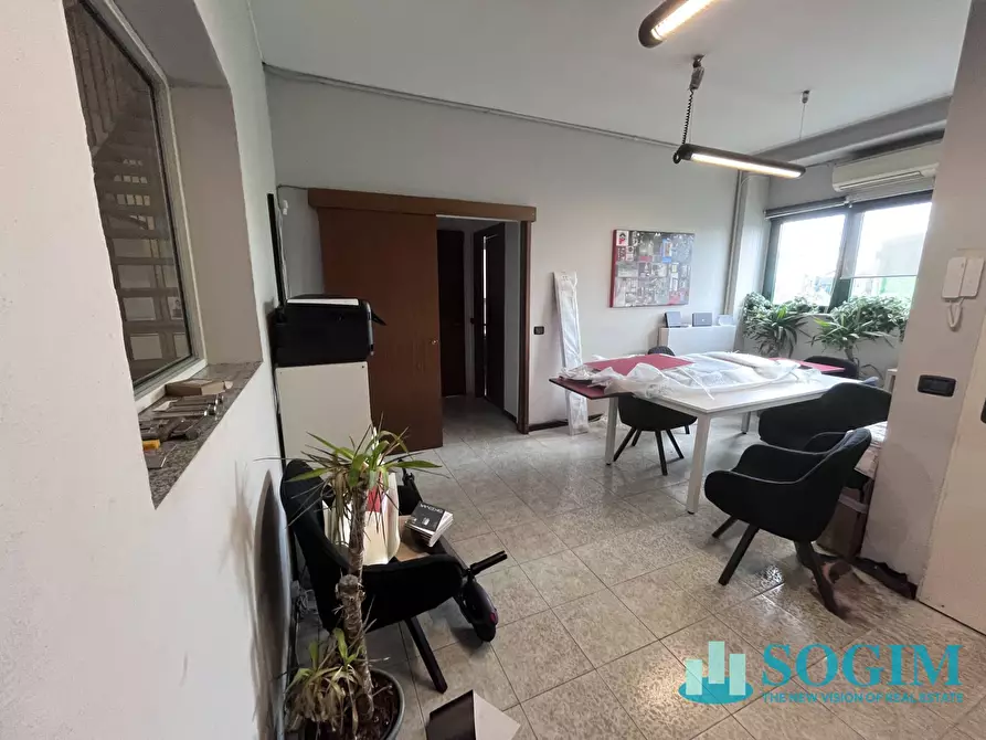 Immagine 11 di Capannone industriale in affitto  a Gudo Visconti