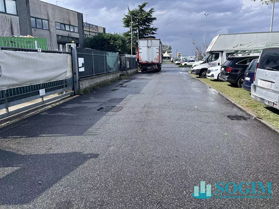 Immagine 13 di Capannone industriale in affitto  a Gudo Visconti
