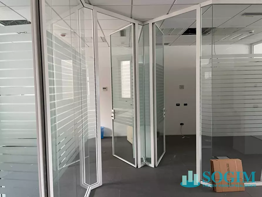 Immagine 2 di Ufficio in vendita  in Via Calabria a Segrate