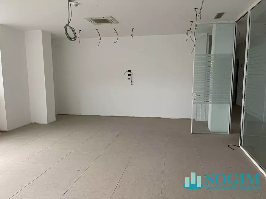Immagine 3 di Ufficio in vendita  in Via Calabria a Segrate