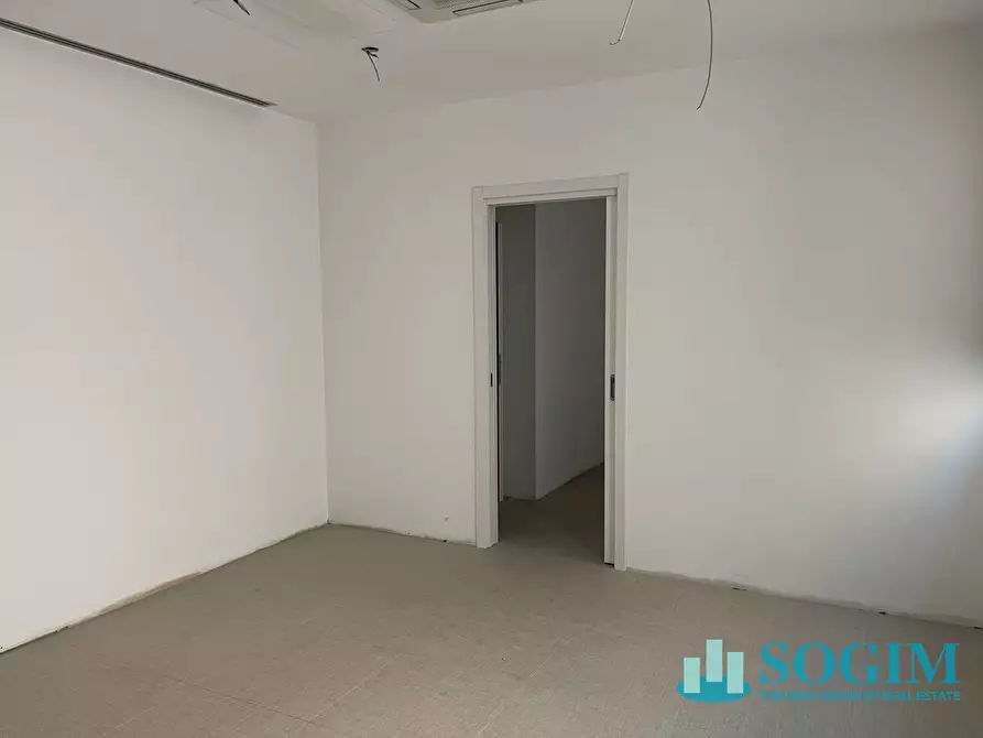 Immagine 5 di Ufficio in vendita  in Via Calabria a Segrate