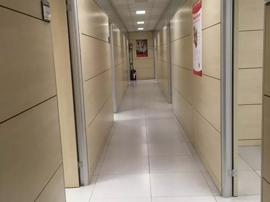 Immagine 14 di Capannone industriale in affitto  a Cinisello Balsamo