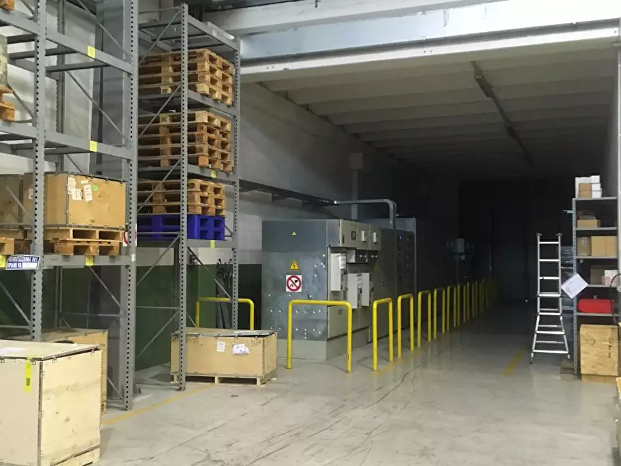 Immagine 12 di Capannone industriale in affitto  a Cinisello Balsamo