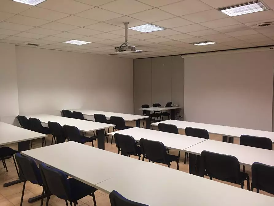 Immagine 3 di Capannone industriale in affitto  a Cinisello Balsamo