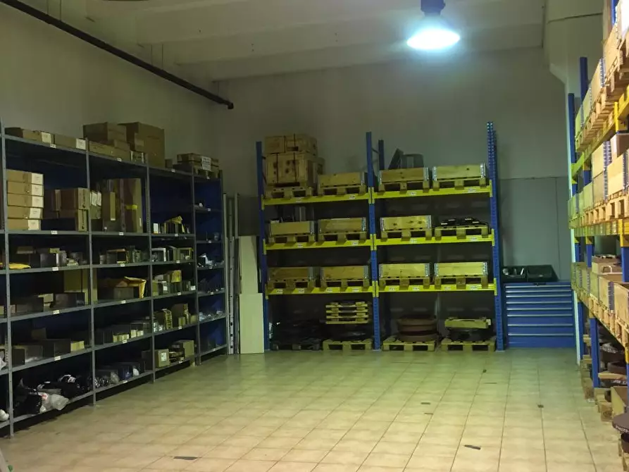 Immagine 16 di Capannone industriale in affitto  a Cinisello Balsamo
