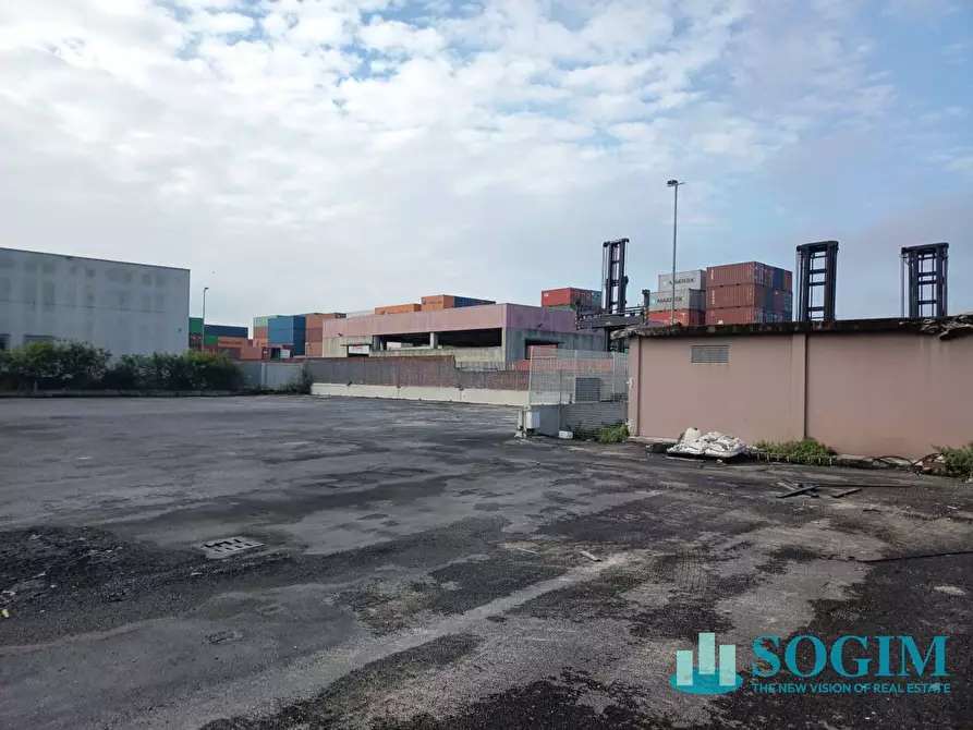 Immagine 6 di Locale commerciale in vendita  in VIA DANTE ALIGHIERI a Pioltello