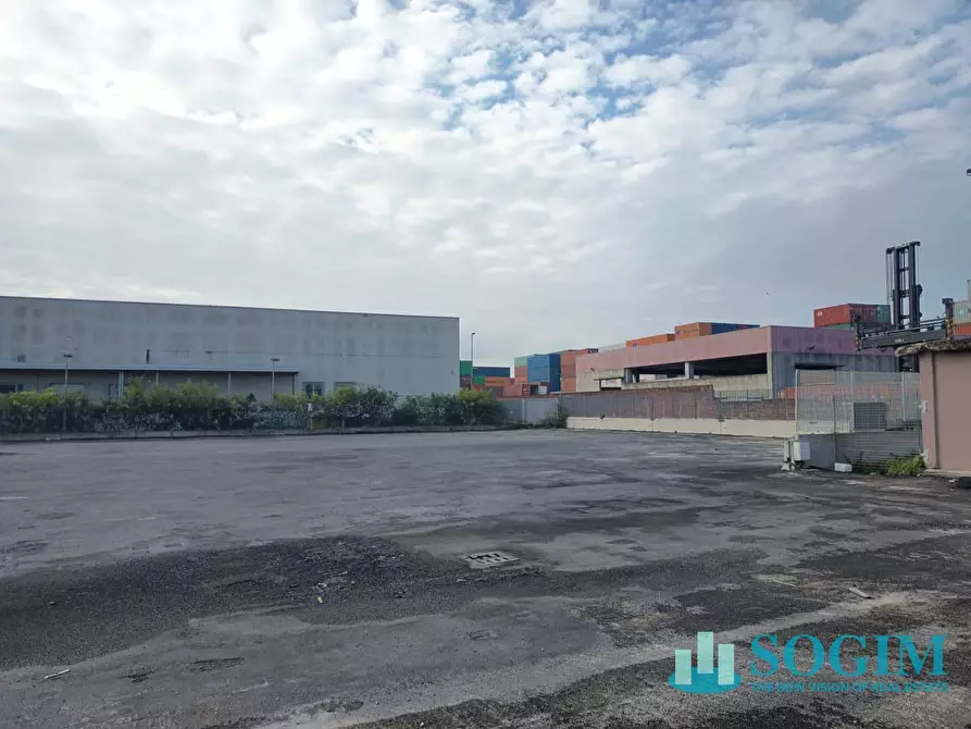 Immagine 7 di Locale commerciale in vendita  in VIA DANTE ALIGHIERI a Pioltello